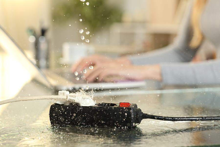 Expert Advice: 4 Essential Steps to Safely Handle Wet Outlets